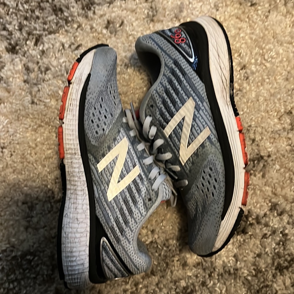 New Balance 860. Size 7